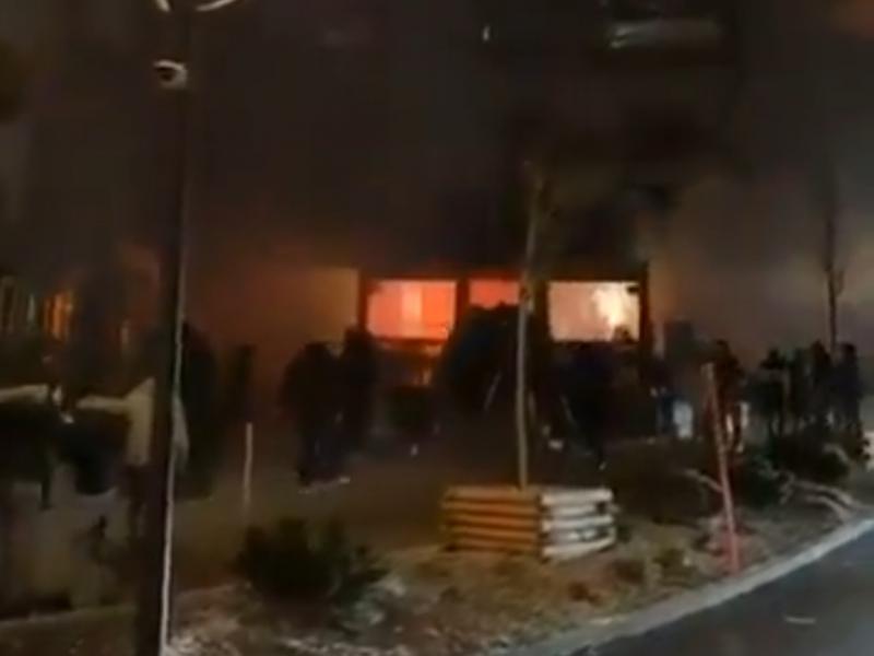 Έκρηξη σε γνωστό θέρετρο σκι στην Ελβετία – Αναφορές για πολλούς νεκρούς