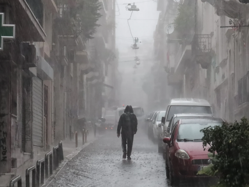 Κακοκαιρία: Σε επιφυλακή η Αττική έως το βράδυ – Πού θα «χτυπήσουν» ακραία φαινόμενα