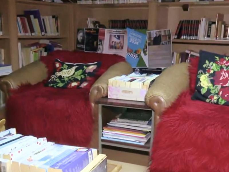 Ραψάνη, βιβλιοθήκη