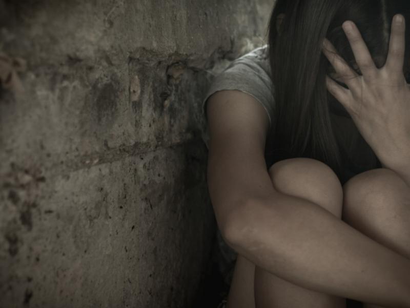 κακοποιημένη γυναίκα