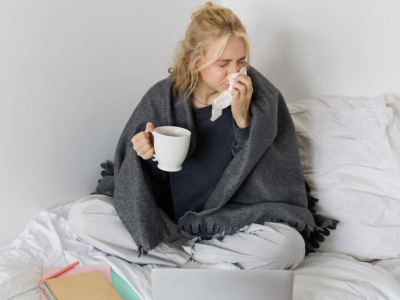 Πώς μεταδίδεται τελικά η γρίπη: Τι δείχνει νέα επιστημονική έρευνα