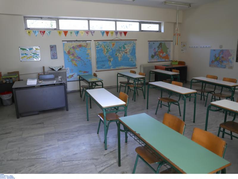 Γλυφάδα: 16χρονος μαθητής πήγε στο σχολείο με 3 μαχαίρια