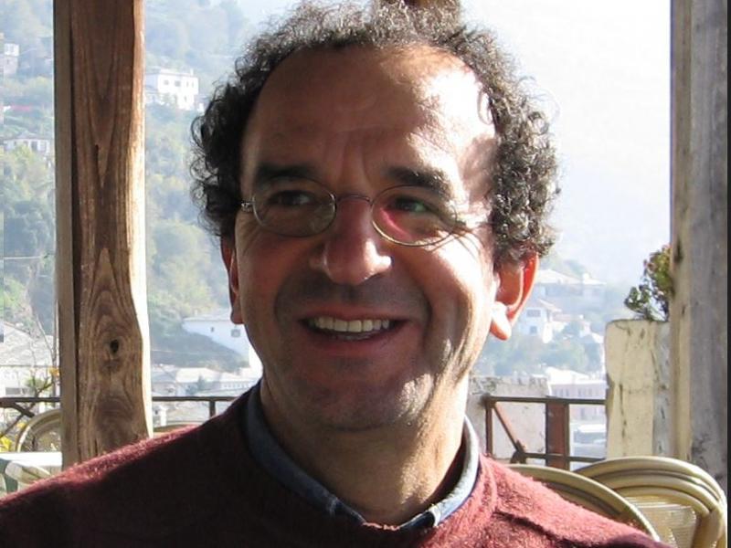 Καθηγητής διδάσκει με πράξεις – Όταν η Φυσική γίνεται κοινωνική προσφορά