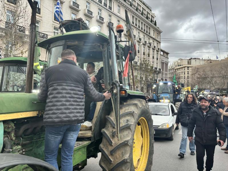 Στο Σύνταγμα οι αγρότες