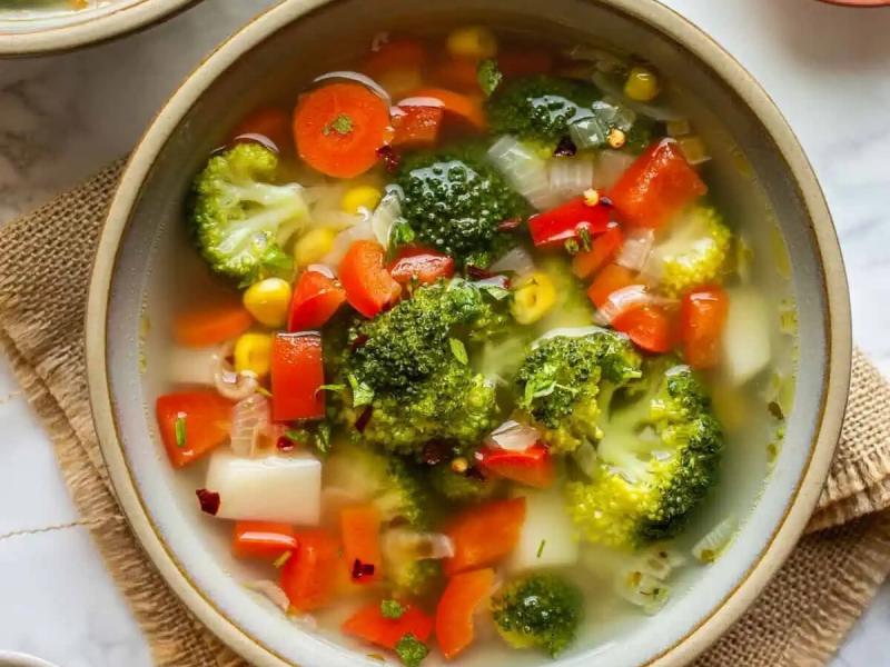 Υγιεινό βραδινό σε 15 λεπτά: Σούπα γεμάτη βιταμίνες για όλη την οικογένεια