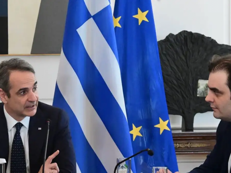 Μητσοτάκης, Πιερρακάκης 