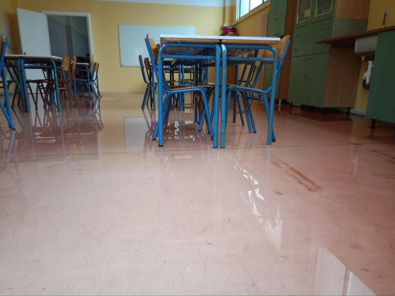 Πλημμυρισμένες αίθουσες σε σχολεία στο Αργοστόλι