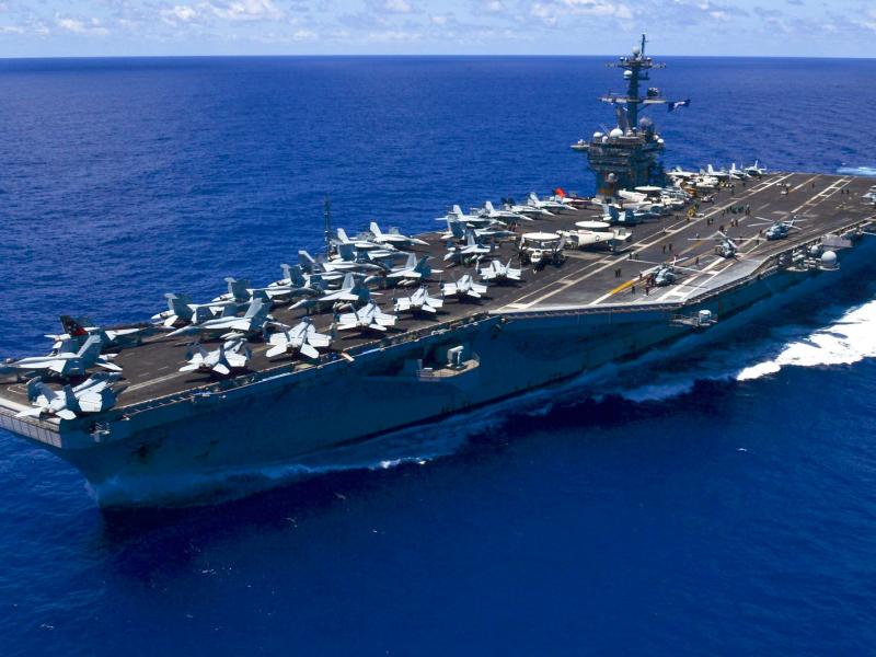 «Τύμπανα πολέμου» στη Μέση Ανατολή: Έτοιμες για πλήγματα στο Ιράν οι ΗΠΑ