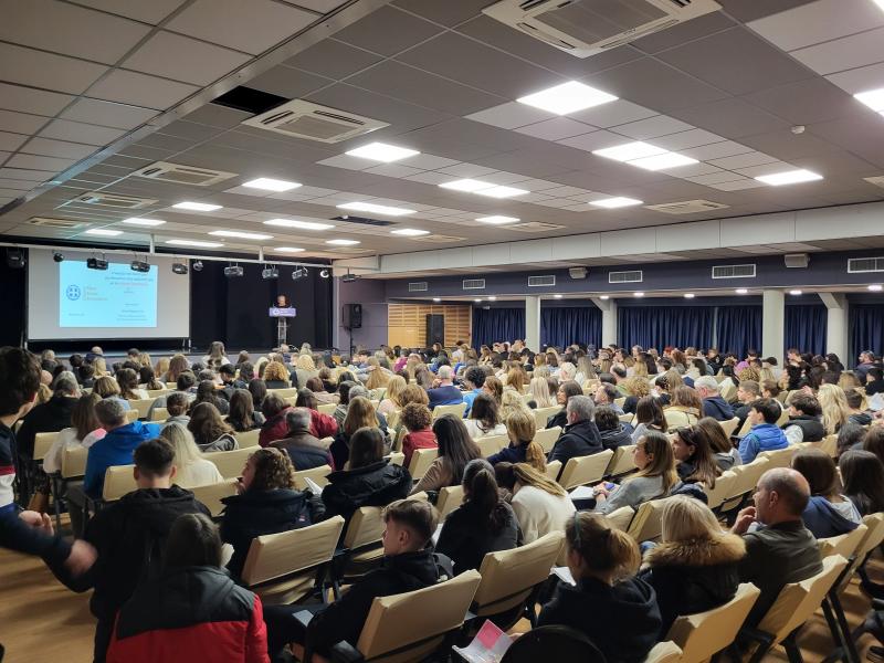 Σήμερα Τρίτη στις 6:30 μμ, στη Βούλα, η εκδήλωση του alfavita για το σχολείο και την οικογένεια