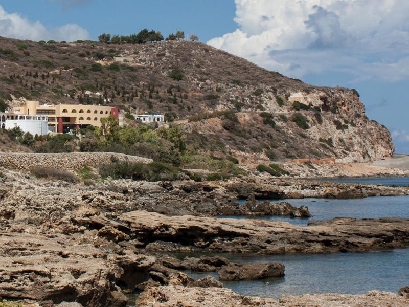 Μυστήριο σε παραθαλάσσιο χωριό των Χανίων: Βρέθηκε πτώμα σε προχωρημένη σήψη