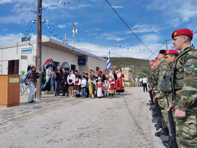 Γαύδος: Με φρεγάτα του Πολεμικού Ναυτικού ο απεγκλωβισμός μαθητών από τη Βούλα (vid)