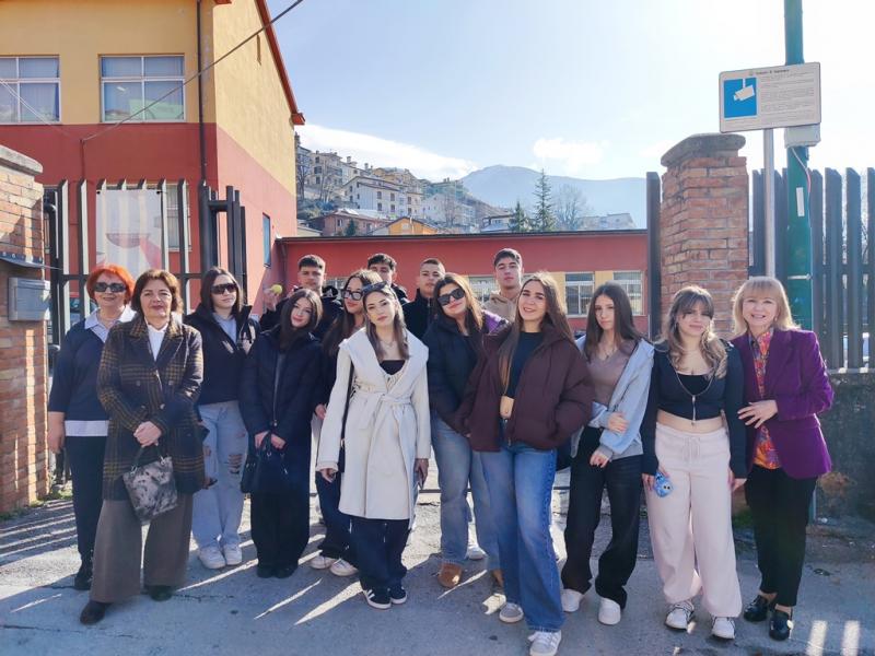 Συνάντηση της ομάδας eTwinning του 2ου ΓΕΛ Αλιβερίου με δύο εταιρικά σχολεία στη Ν. Ιταλία