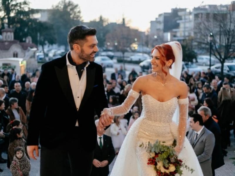 Κομοτηνή: Νηπιαγωγός ανέβηκε τα σκαλιά της εκκλησίας με παρανυφάκια 20 μαθητές της