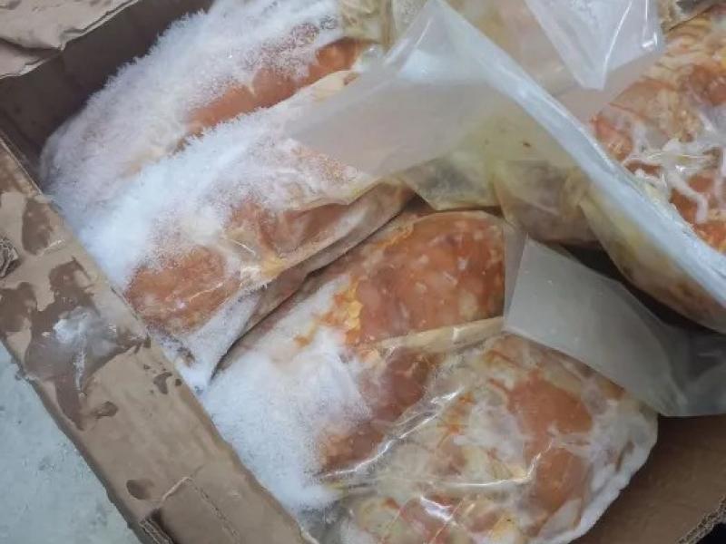 Κύκλωμα με ληγμένα κρέατα: Κατάσχεση 3,5 τόνων και έλεγχοι σε νοσοκομεία του Πειραιά