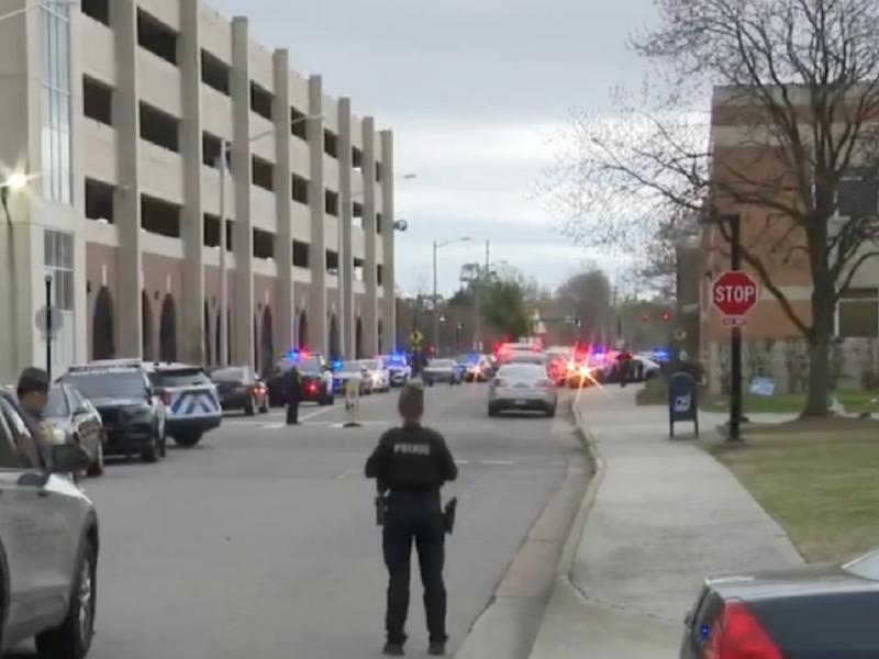 Πυροβολισμοί σε πανεπιστήμιο της Βιρτζίνια