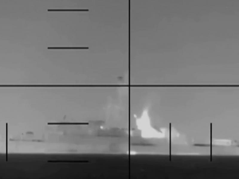 Σρι Λάνκα: Καρέ-καρέ η στιγμή που η τορπίλη χτυπά το πολεμικό πλοίο του Ιράν (Video)