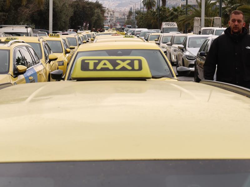 Χωρίς ταξί για 4η ημέρα η Αττική - Πόσο θα διαρκέσει η απεργία