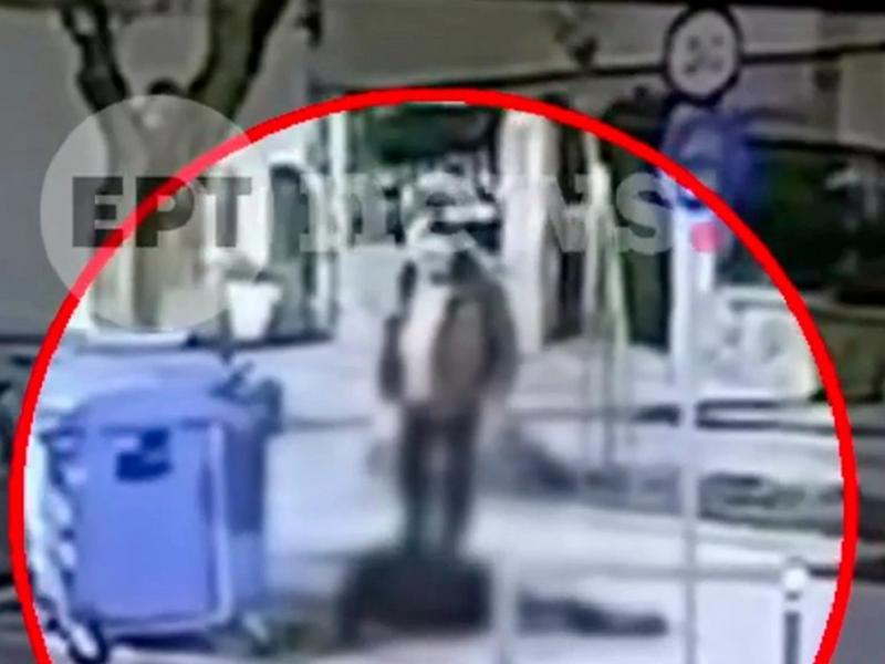 Θεσσαλονίκη: Βίντεο καταγράφει τη στιγμή που ο 20χρονος, μαχαιρωμένος, σωριάζεται στο οδόστρωμα