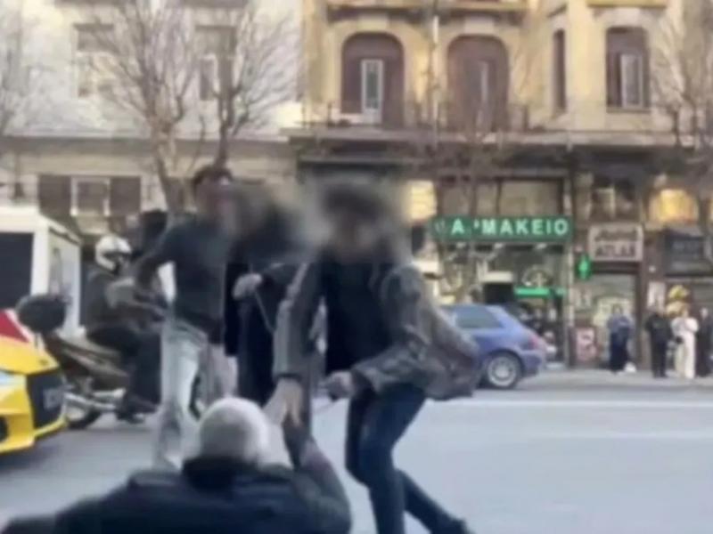 Ένταση στη Θεσσαλονίκη: Οδηγός λεωφορείου πιάστηκε στα χέρια με οδηγό ΙΧ (Βίντεο)