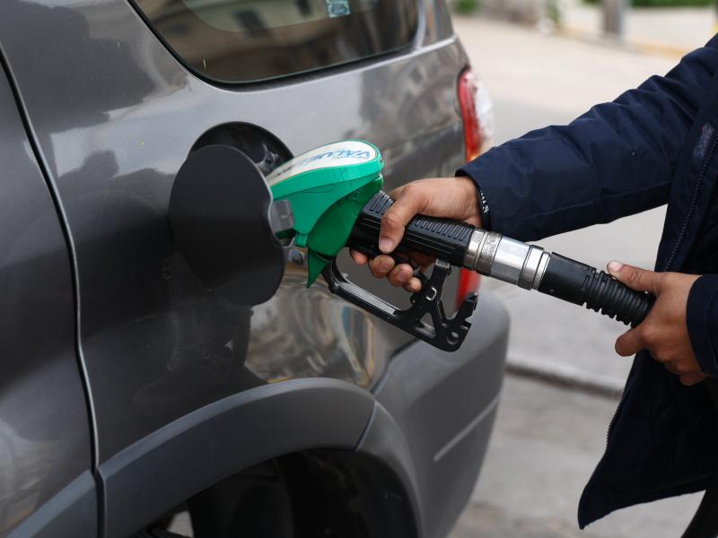 «Φωτιά» η τιμή του πετρελαίου, στα $120 το βαρέλι - Επιστρέφει το Fuel Pass