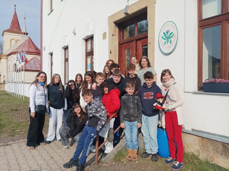 Το 1ο Γυμνάσιο Βόλου ενώνει πολιτισμούς μέσα από μύθους. Από το Βόλο στον Βοημικό Παράδεισο