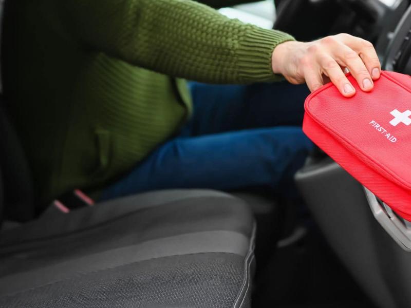 Κουτί πρώτων βοηθειών στο αυτοκίνητο: Τι πρέπει να γνωρίζουν οι οδηγοί