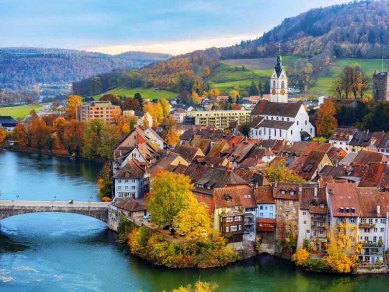 Ποια χώρα αναζητά εργαζομένους με μισθούς μέχρι και 6.500 ευρώ - Οι πιο περιζήτητοι τομείς