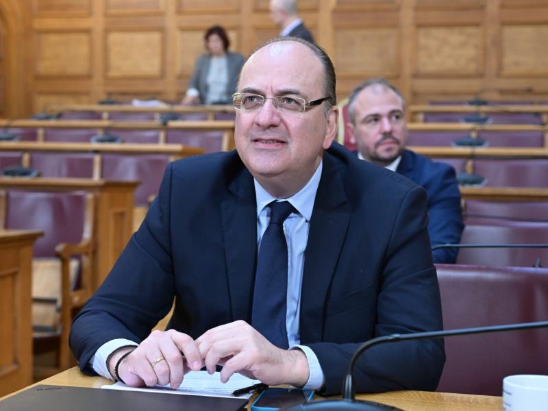 «Σκιές» στους διορισμούς Λαζαρίδη: Δύο φορές στο Δημόσιο με αμφισβητούμενο πτυχίο