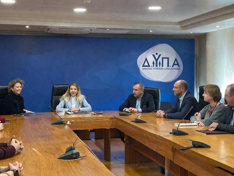 Μνημόνιο Συνεργασίας ΔΥΠΑ – ΑΒΑΞ για την ενίσχυση της επαγγελματικής εκπαίδευσης και της απασχόλησης στον κατασκευαστικό κλάδο ΤΜΗΜΑ ΕΠΙΚΟΙΝΩΝΙΑΣ & ΔΗΜΟΣΙΩΝ ΣΧΕΣΕΩΝ Δ.ΥΠ.Α. 13:42 ​Με εκτίμηση Tμήμα Επικοινωνίας & Δημοσίων Σχέσεων Διεύθυνση Γραμματείας Διοίκησης press@dypa.gov.gr