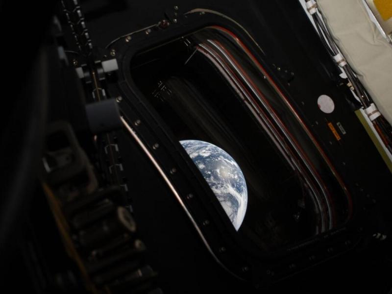 Άλμα στην ιστορία: Το Artemis II «άγγιξε» τη Σελήνη και έσπασε κάθε ρεκόρ απόστασης