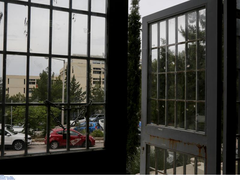 Συναγερμός: Βρέθηκε χειροβομβίδα στην Πανεπιστημιούπολη Ζωγράφου