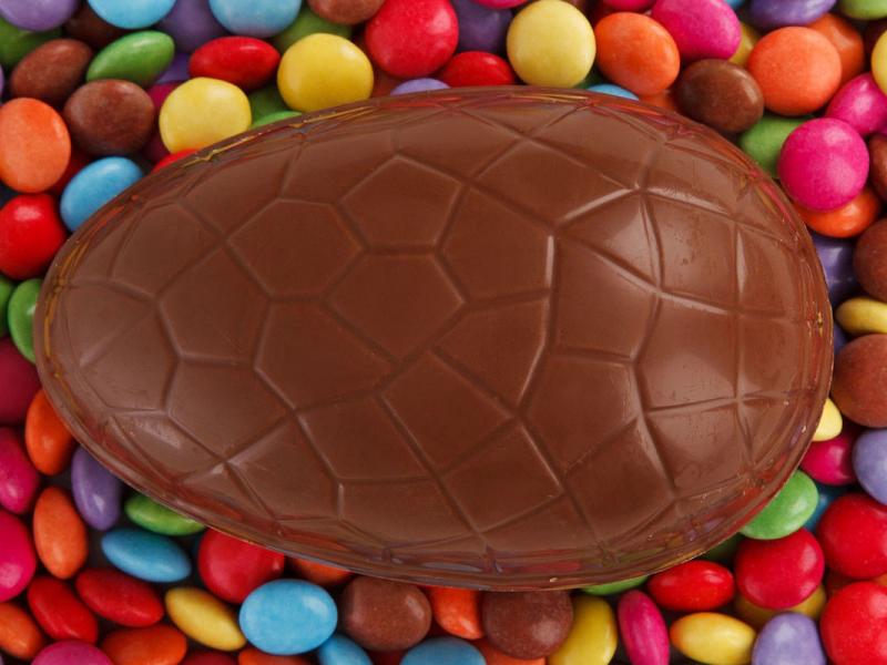 Πώς θα φτιάξετε μόνοι σας το απόλυτο σοκολατένιο πασχαλινό αυγό