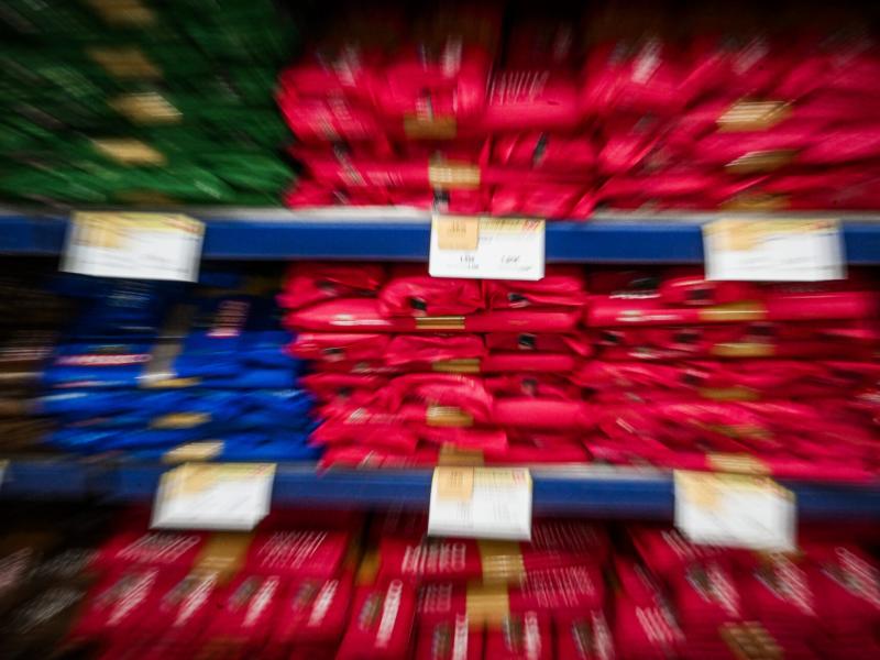 Φωτογραφία από σούπερ μάρκετ σε ράφι με ζυμαρικά