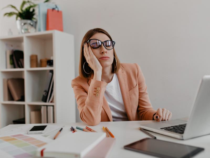 Δήμοι: Η κατάργηση των σχολικών επιτροπών οδηγεί σε υπέρογκες υπερωρίες