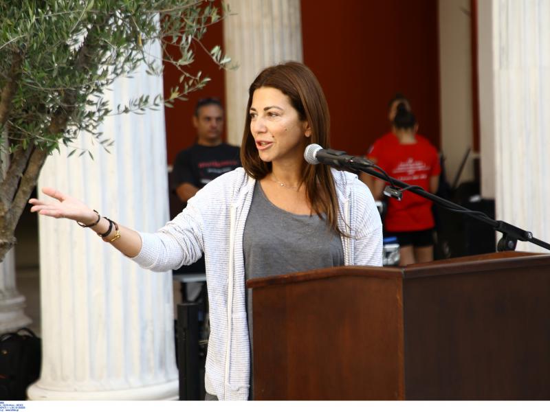 Σχολικές βιβλιοθήκες: 8.000 σχολεία ενισχύονται με 2.000 βιβλία