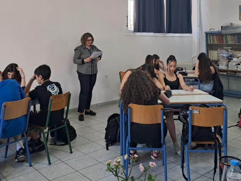 Φυσική στα αγγλικά: Καινοτόμο μάθημα για τους Νόμους του Νεύτωνα σε Γυμνάσιο της Χαλκίδας