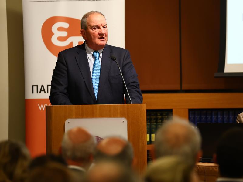 Αιχμές Καραμανλή για κυβέρνηση: «Οι παρακολουθήσεις τραυματίζουν τη Δημοκρατία»