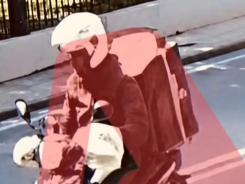 Κηφισιά: 28χρονος ντελιβεράς πετούσε πέτρες σε περαστικούς (Video)