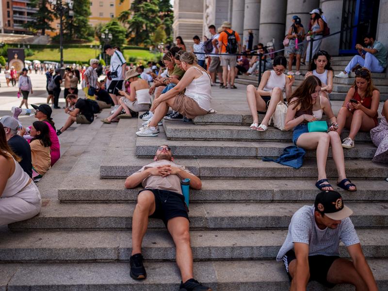 Καιρός: «Θερίζει» ο θερμικός θόλος την Ευρώπη, 18 οι νεκροί – Τι έρχεται στην Ελλάδα