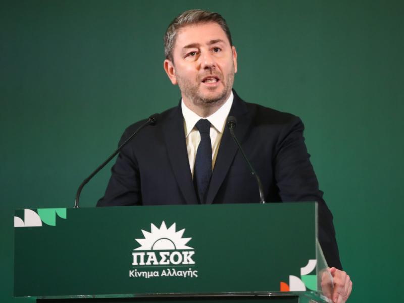 Το σχέδιο Ανδρουλάκη για το τέλος της εσωστρέφειας στο ΠΑΣΟΚ και τα σενάρια μεταγραφών