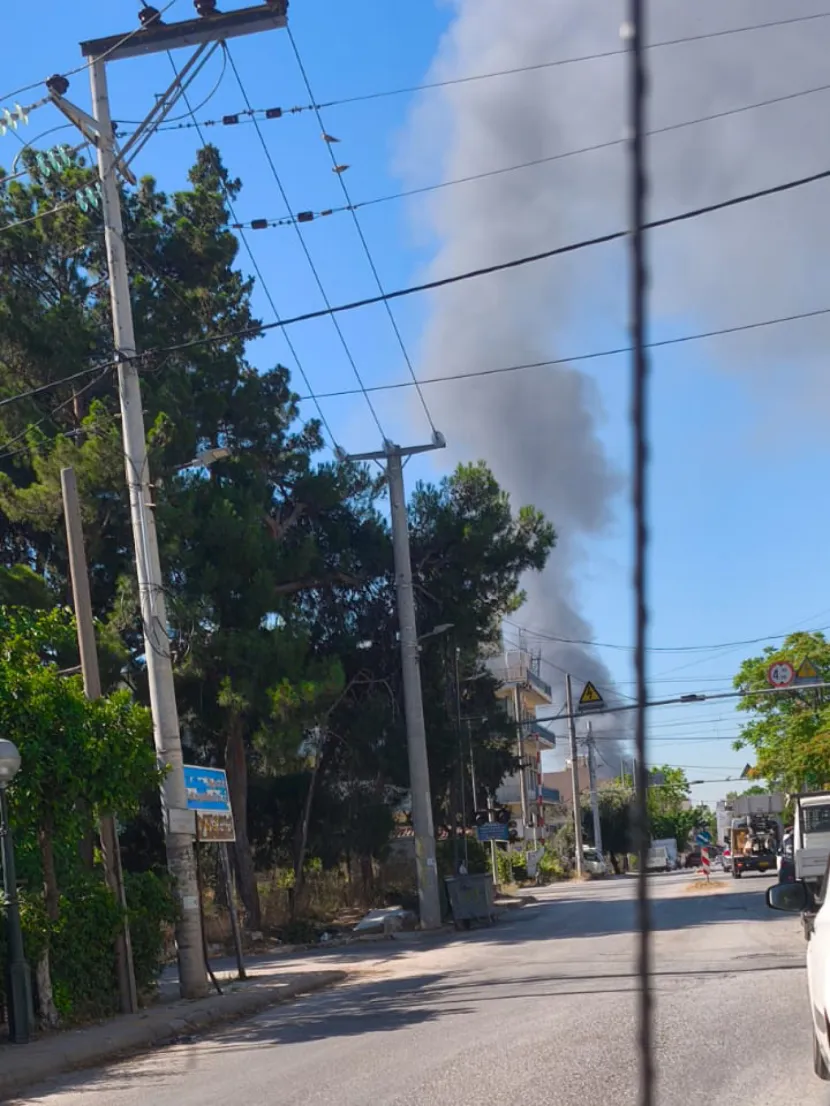 Φωτιά στο Μενίδι