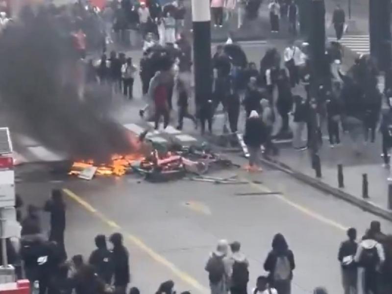 Έκρυθμη κατάσταση στις Βρυξέλλες: Φλεγόμενο σκηνικό - Μαζικές αντιδράσεις στις εκπαιδευτικές μεταρρυθμίσεις