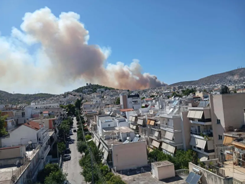 Φωτιά στην Περιφερειακή Αιγάλεω: Μήνυμα του 112 – Εκκενώνονται Άνω Δάσος και Αφαία Χαϊδαρίου