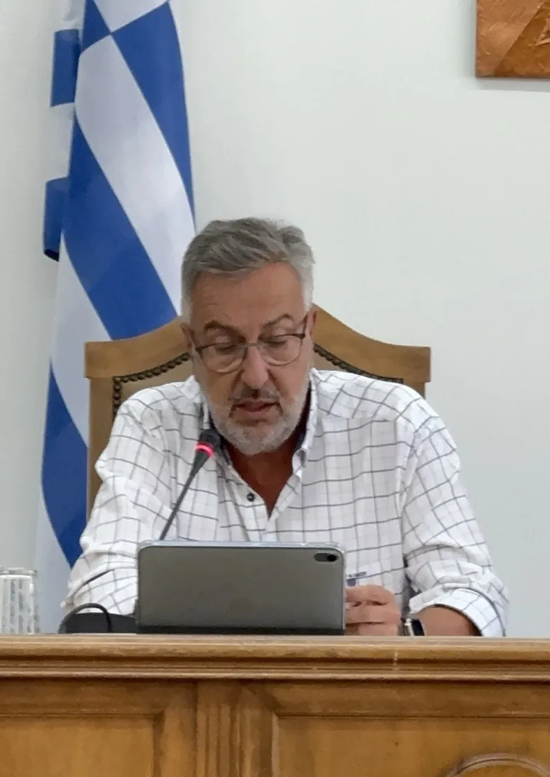 Ομόφωνο αίτημα του Δημοτικού Συμβουλίου Αγίου Δημητρίου για την άμεση κατάργηση των συγχωνεύσεων και συμπτύξεων τμημάτων στα σχολεία