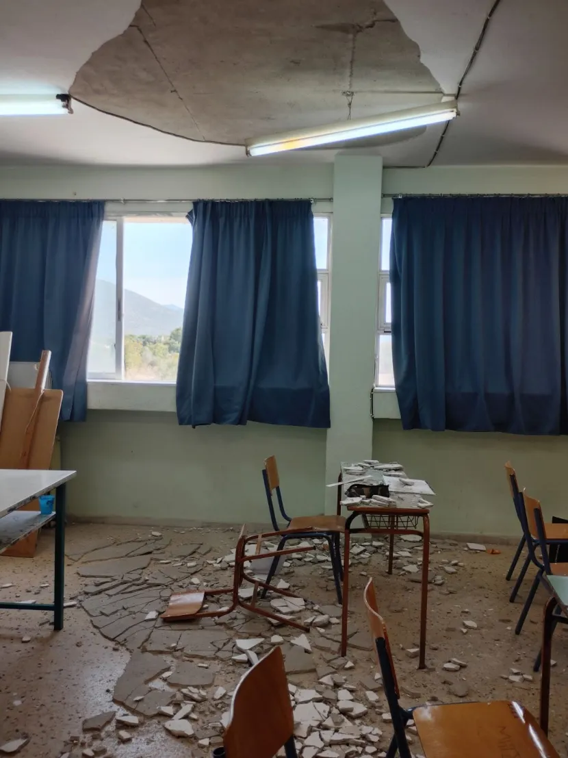 Θέρμη: Σοβάς από ταβάνι σχολείου έπεσε στο κεφάλι μαθητή - Στο νοσοκομείο ο 14χρονος