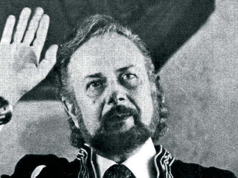 Σαν σήμερα πέθανε ο ποιητής της Ρωμιοσύνης Γιάννης Ρίτσος