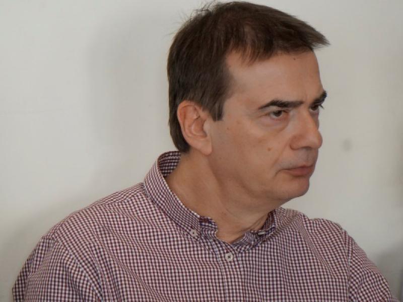 Ο Διευθυντής του Υπουργού Παιδείας Τάκης Κατσαρός σε συνέντευξη "ΣΤΟ  ΚΟΚΚΙΝΟ" | Alfavita