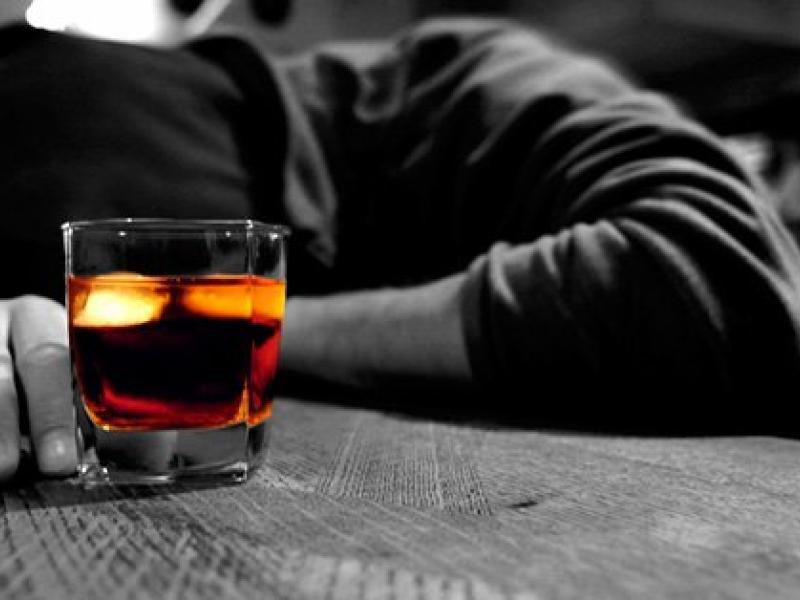Βουλιαγμένη: Σοκάρουν οι μαρτυρίες από το κλαμπ – «Πανικός, φέρνανε παιδιά λιπόθυμα»