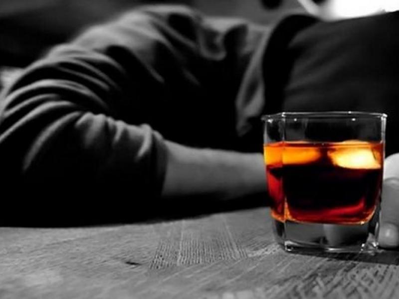 Πάτρα: Ανήλικος διακομίστηκε μεθυσμένος στο νοσοκομείο– Συνελήφθησαν οι γονείς του