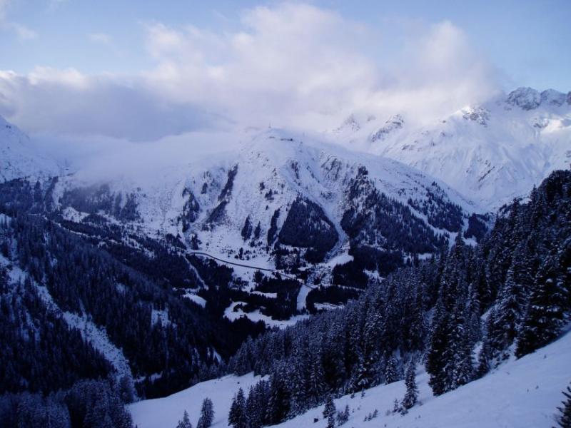 Άλπεις: Χιονοστιβάδα παρέσυρε ορειβάτες - Αγνοούνται 3 άτομα